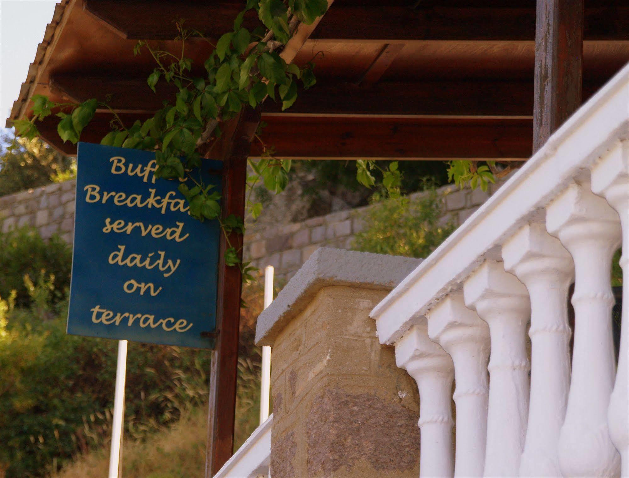 Blue Bay Hotel Skála Zewnętrze zdjęcie