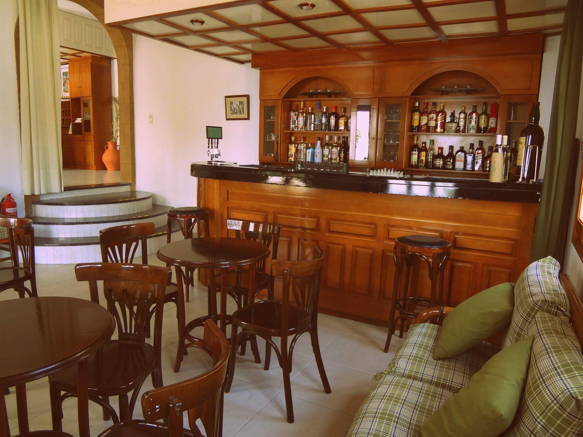 Blue Bay Hotel Skála Zewnętrze zdjęcie