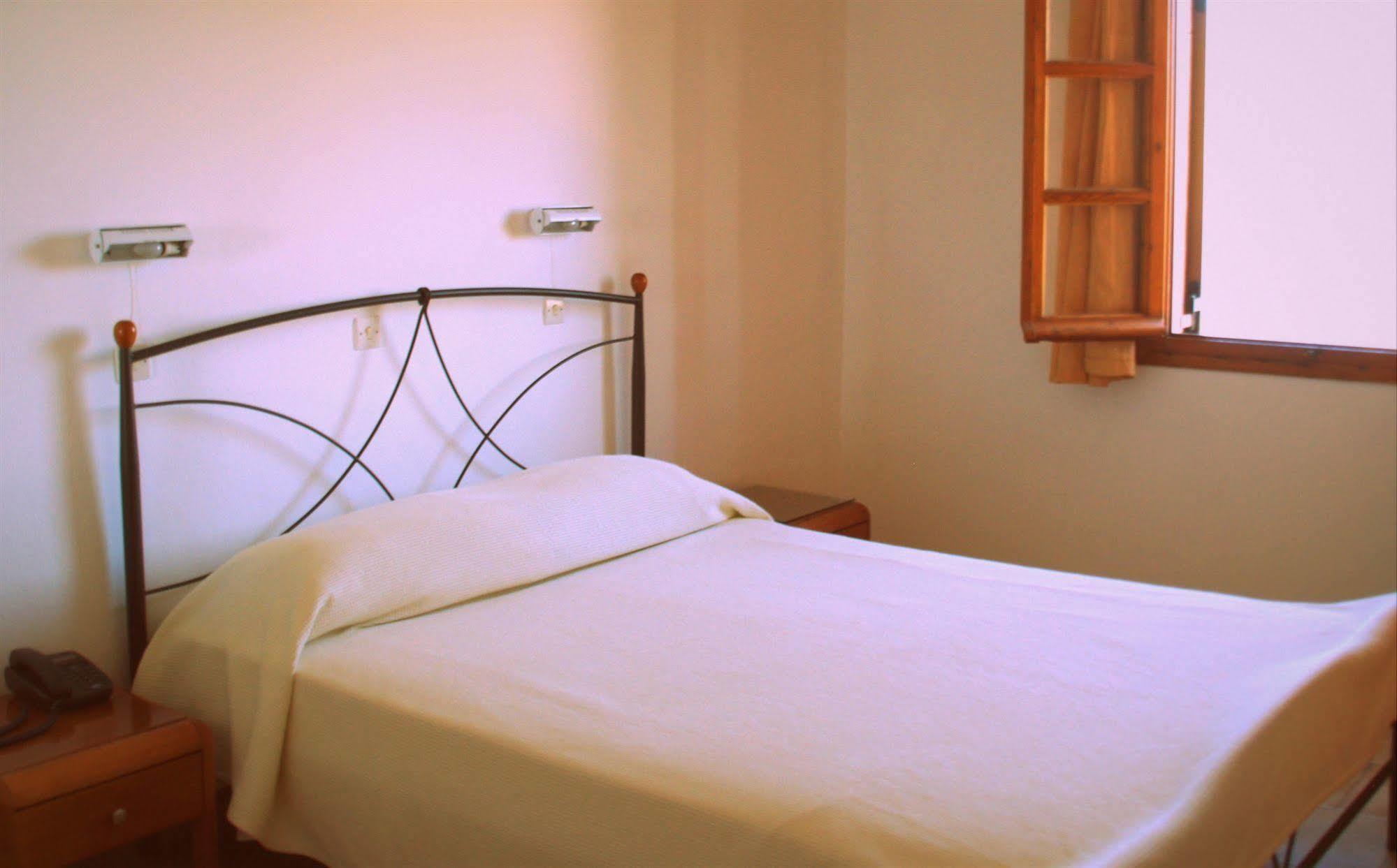 Blue Bay Hotel Skála Zewnętrze zdjęcie